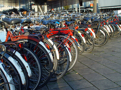Am 20. April ab 10 Uhr findet die traditionelle Fahrradversteigerung am Domplatz statt. Foto: Bigstock