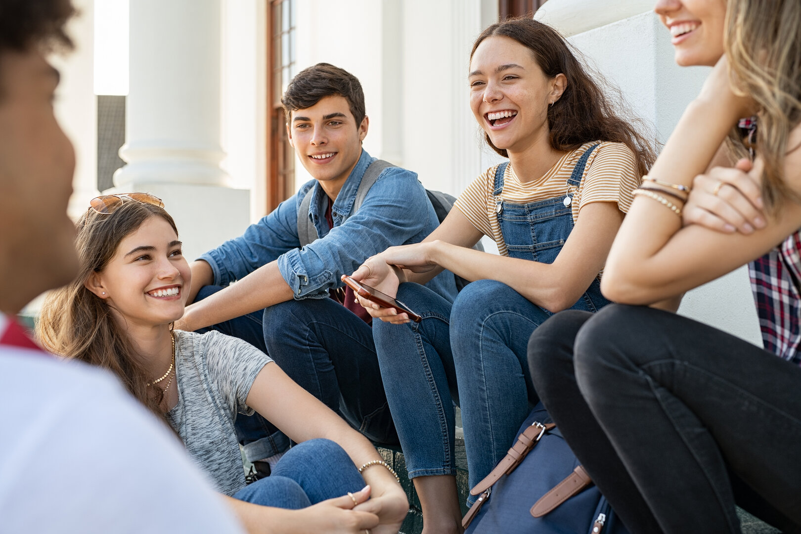 Die Offene Jugendarbeit in Klagenfurt bietet Jugendlichen Unterstützung und stellt Begegnungsräume bereit. Foto: Bigstock