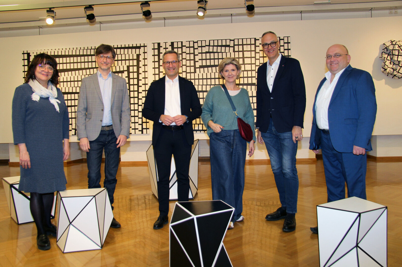 Mag. Inga Horny (Stadtmarketing Klagenfurt), Mag. Christian Mayer (Projektleiter Kulturleitbild Graz), Kulturstadtrat Mag. Franz Petritz, Mag. Birgit Kulterer (stv. Abteilungsleiterin Kulturamt Graz), Michael A. Grossmann (Abteilungsleiter Kulturamt Graz) und Mag. Alexander Gerdanovits (Leiter Abteilung Kultur) trafen sich zum gemeinsamen Austausch.