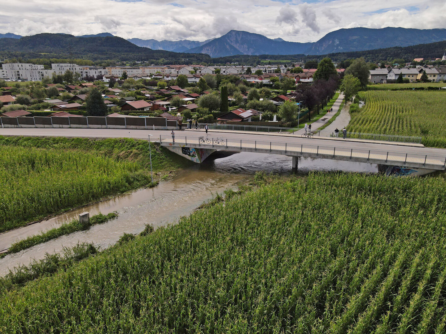 Der Radweg entlang des Rekabachs auf Höhe der Keltenstraße-Brücke im August 2023. Foto: SK/Archiv