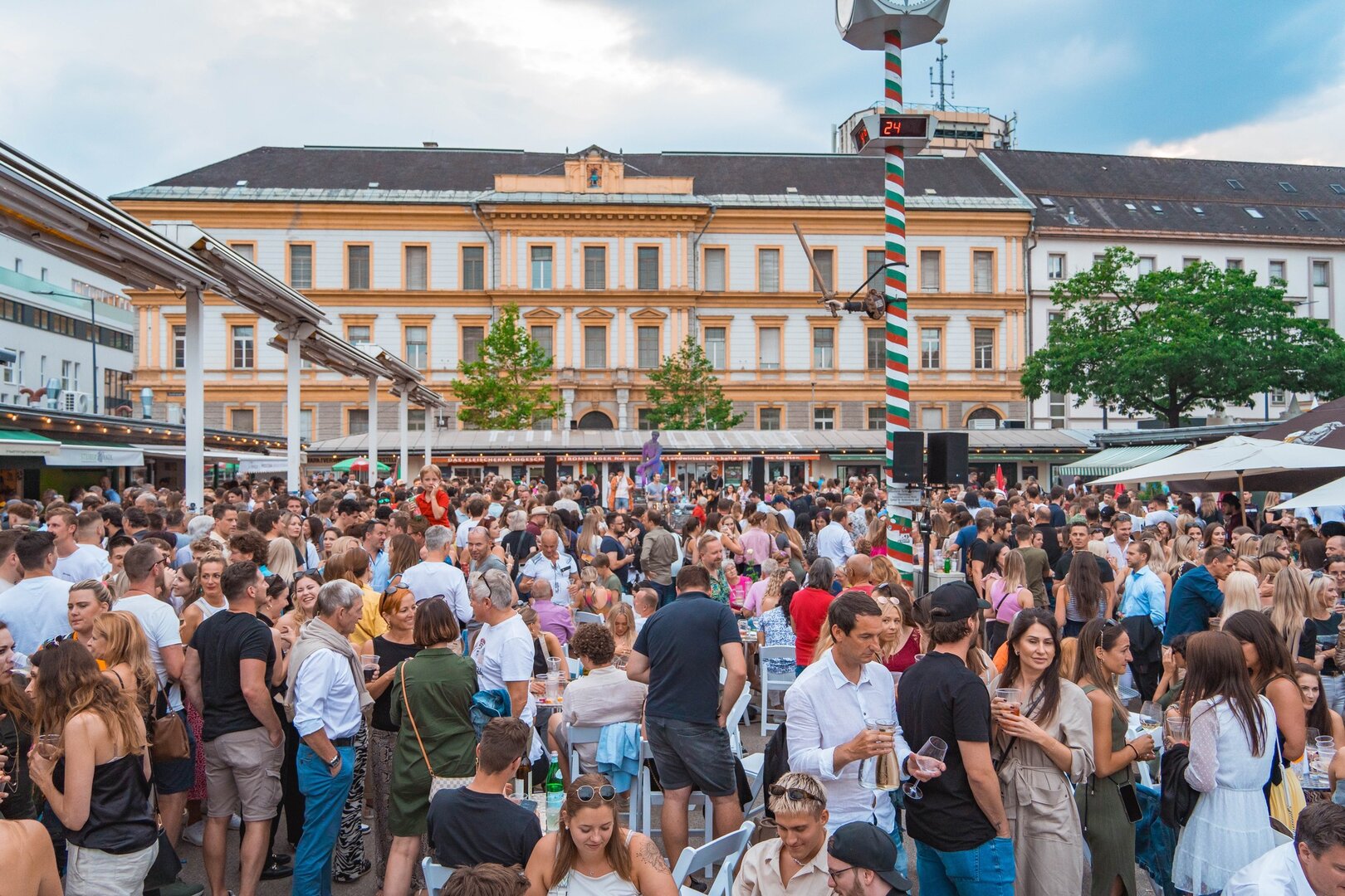 Der beliebte After Work Markt kann auch heuer wieder stattfinden. Foto: StadtKommunikation/Der Schindler