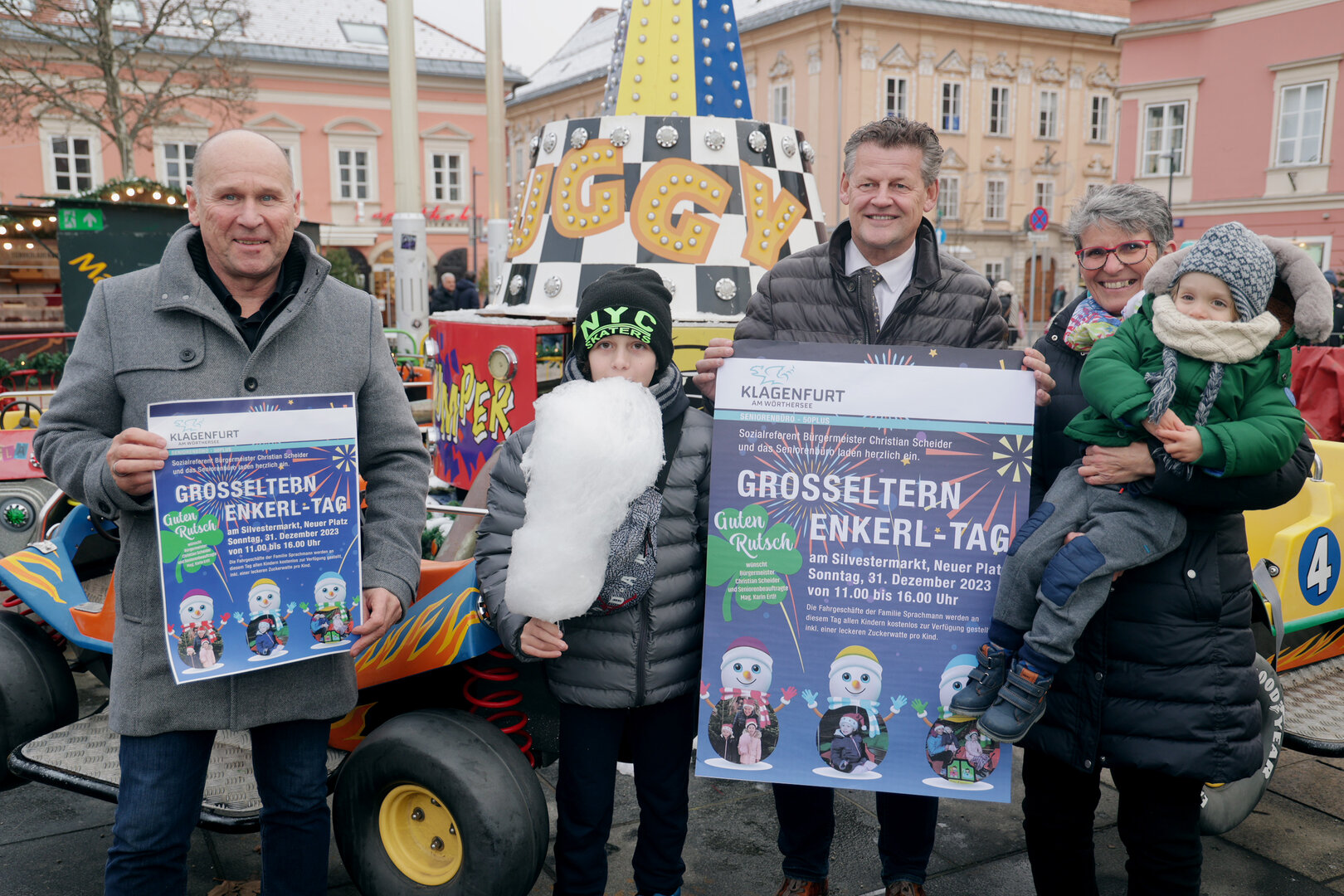 Wie im Vorjahr laden auch heuer das Seniorenbüro und Bürgermeister Christian Scheider zum Großeltern-Enkerl-Tag auf dem Silvestermarkt ein.