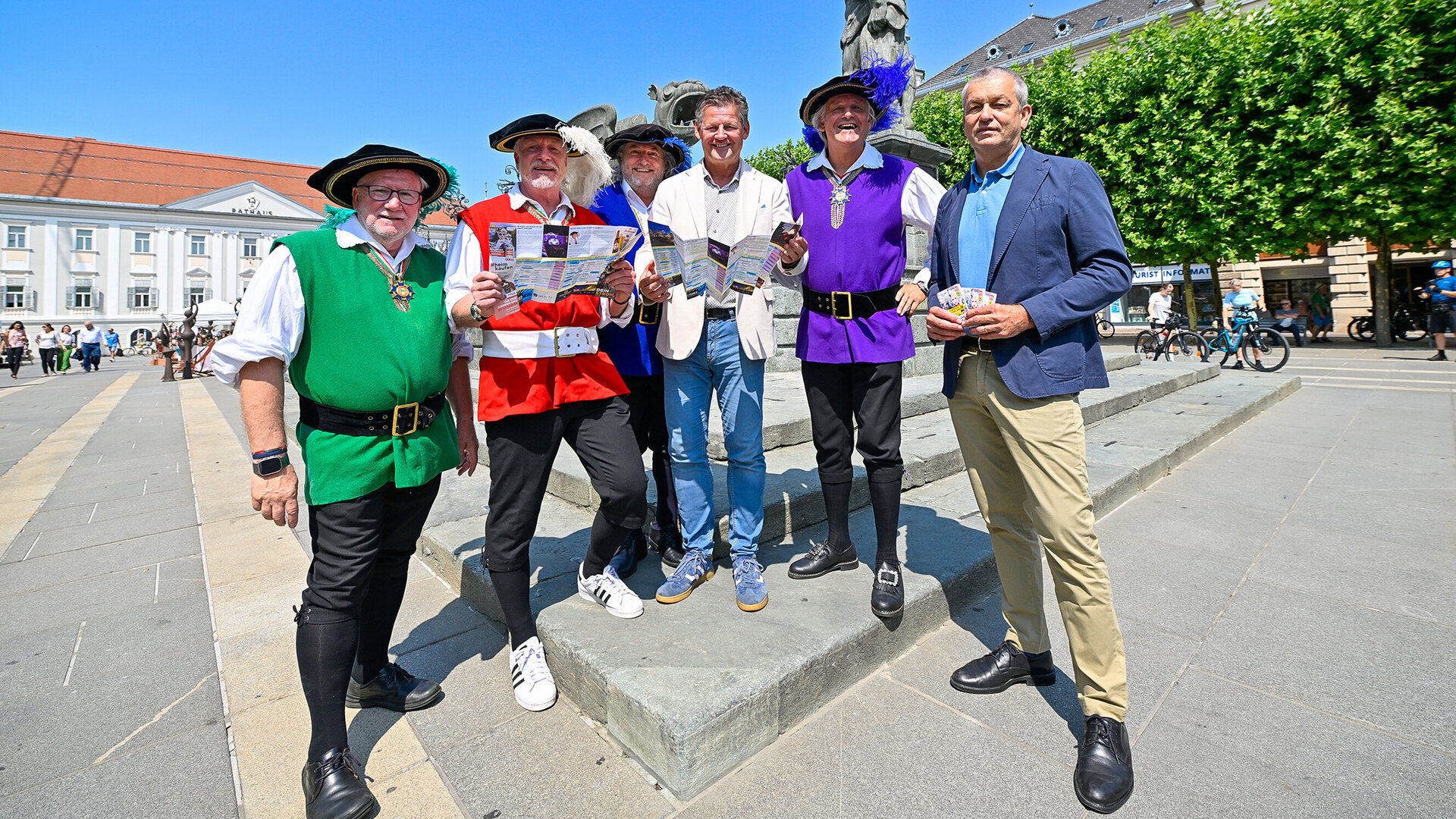 Stadtrichter und Stadt präsentierten das Programm des Altstadtzaubers – mit Hans Repnig, Willi Noll, Siegfried Torta, Bürgermeister Christian Scheider, Stefan Lindner und Stadtrat Max Habenicht.