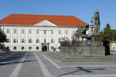 Rathaus - Neuer Platz - Foto: StadtKommunikation